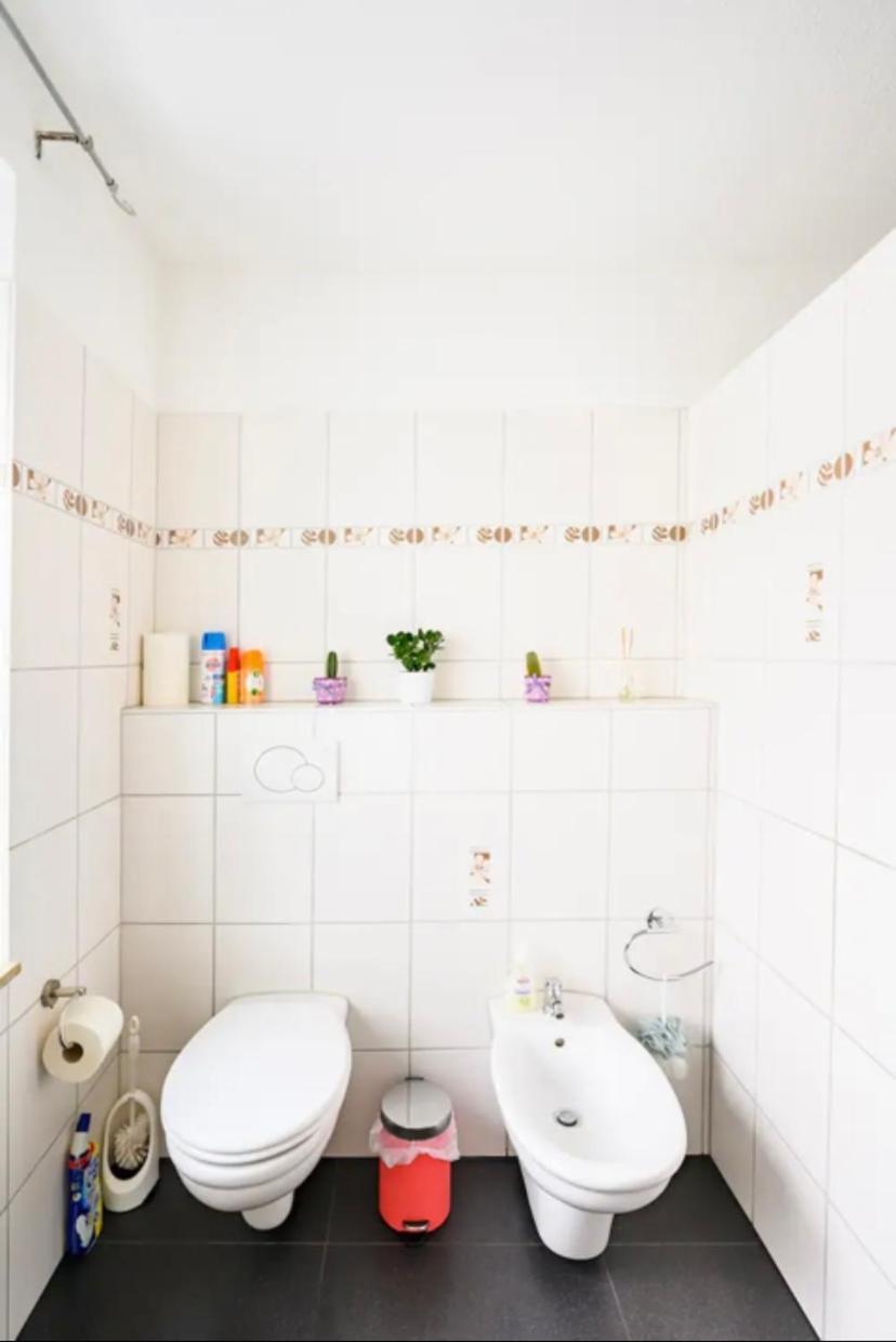 Guenstige Zimmer-Unterkunft Zimmer Mit Gemeinschaftsbad Lörrach Esterno foto